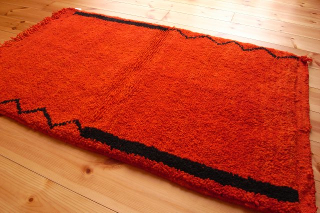 画像1: モロッコ手織りラグ５　オレンジ黒ライン